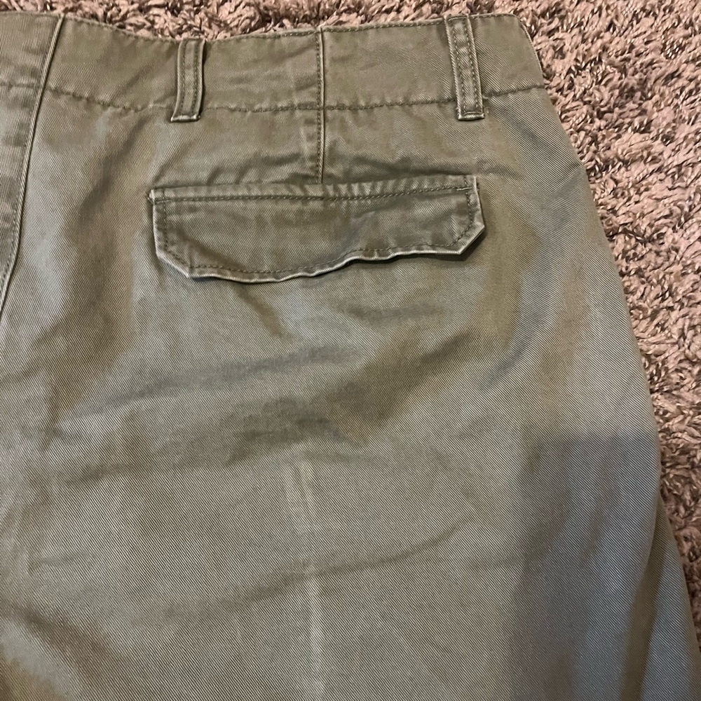 Banana Republic Men’s Utility Shorts—Size 36 - Picture 6 of 6